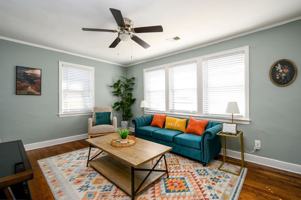 featured image of 3550 Barwood Cir