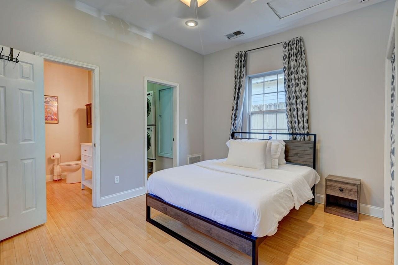 910 Blythe St #1608484P - Photo 4 of 20