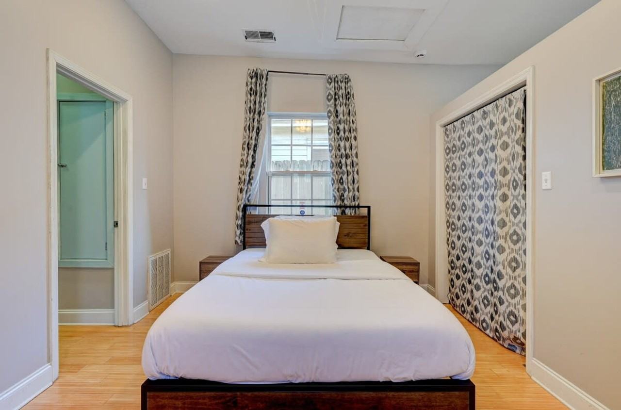 910 Blythe St #1608484P - Photo 5 of 20