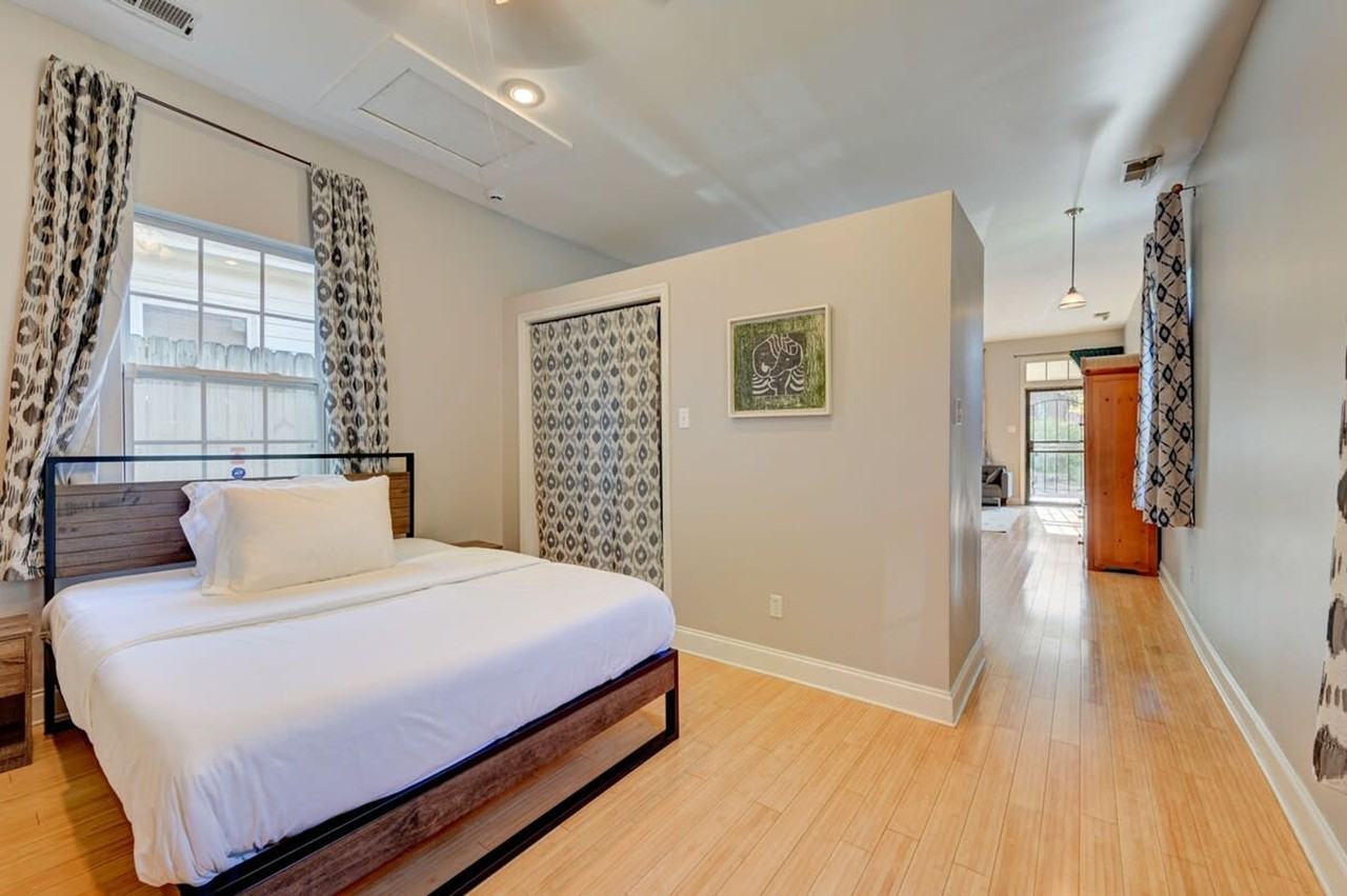 910 Blythe St #1608484P - Photo 6 of 20