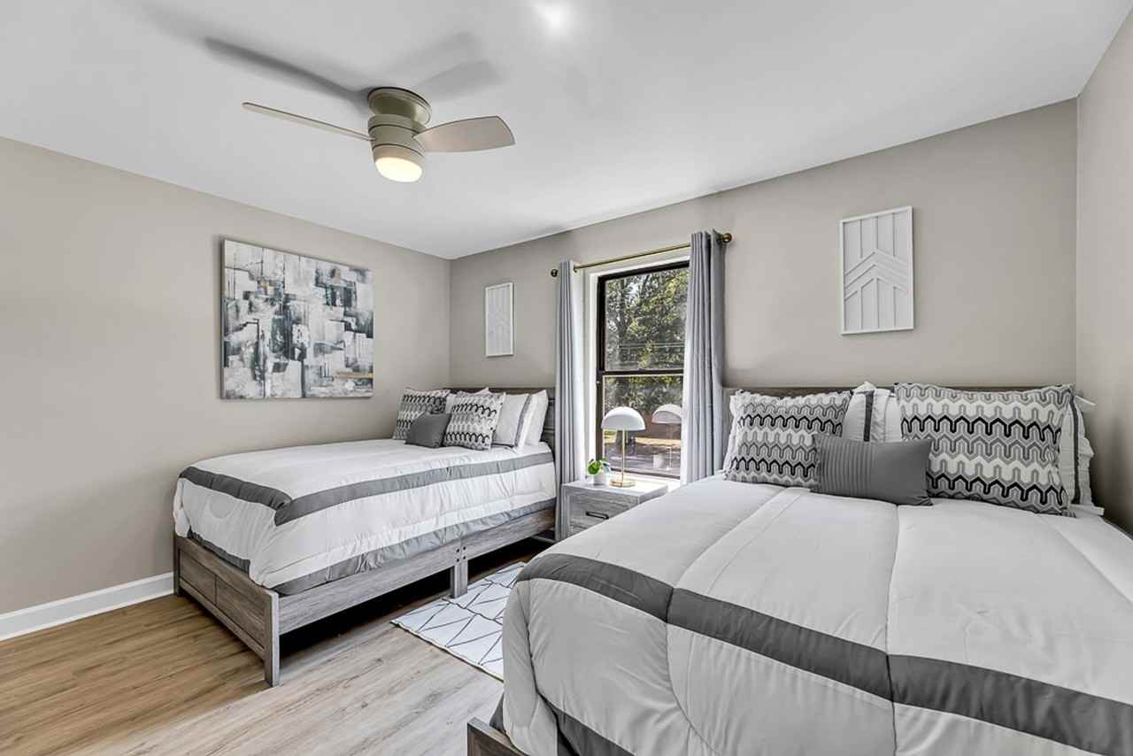703 Second St #1609596P - Photo 4 of 17