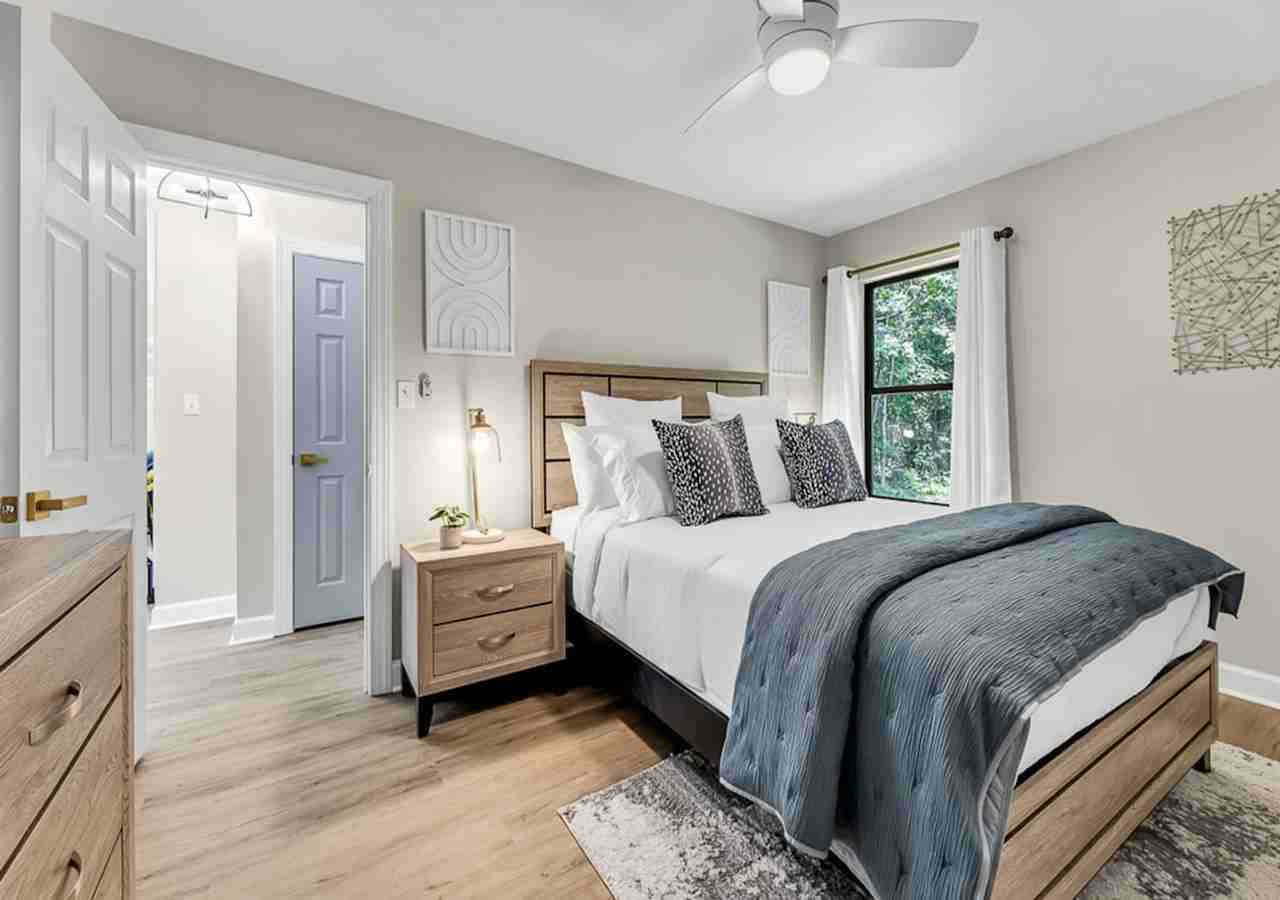 703 Second St #1609596P - Photo 5 of 17