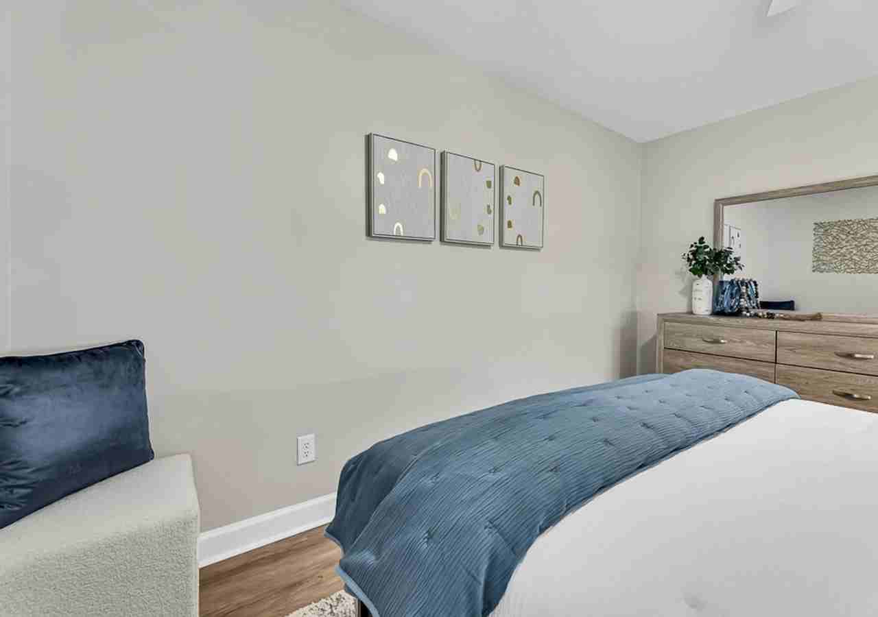 703 Second St #1609596P - Photo 6 of 17