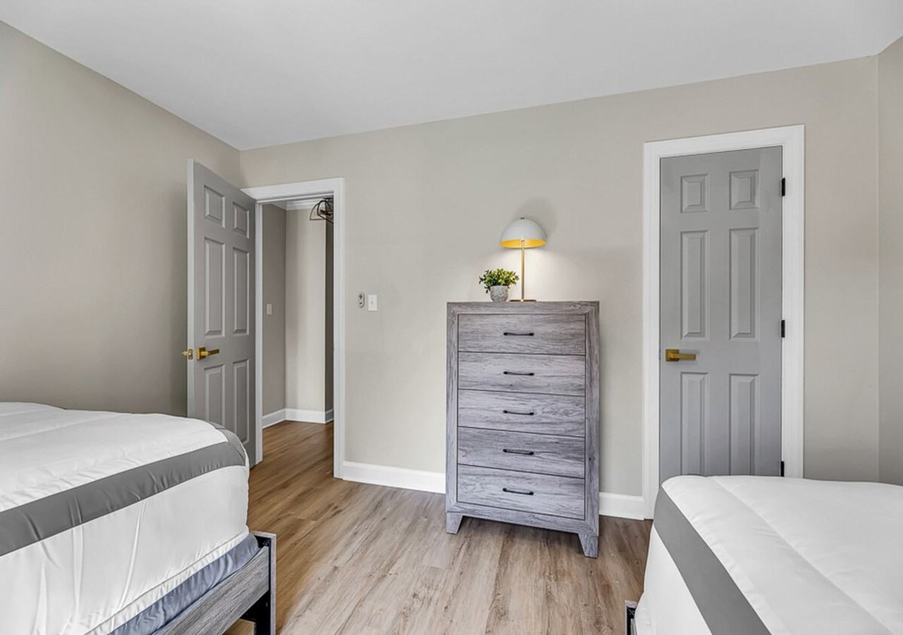 703 Second St #1609596P - Photo 7 of 17