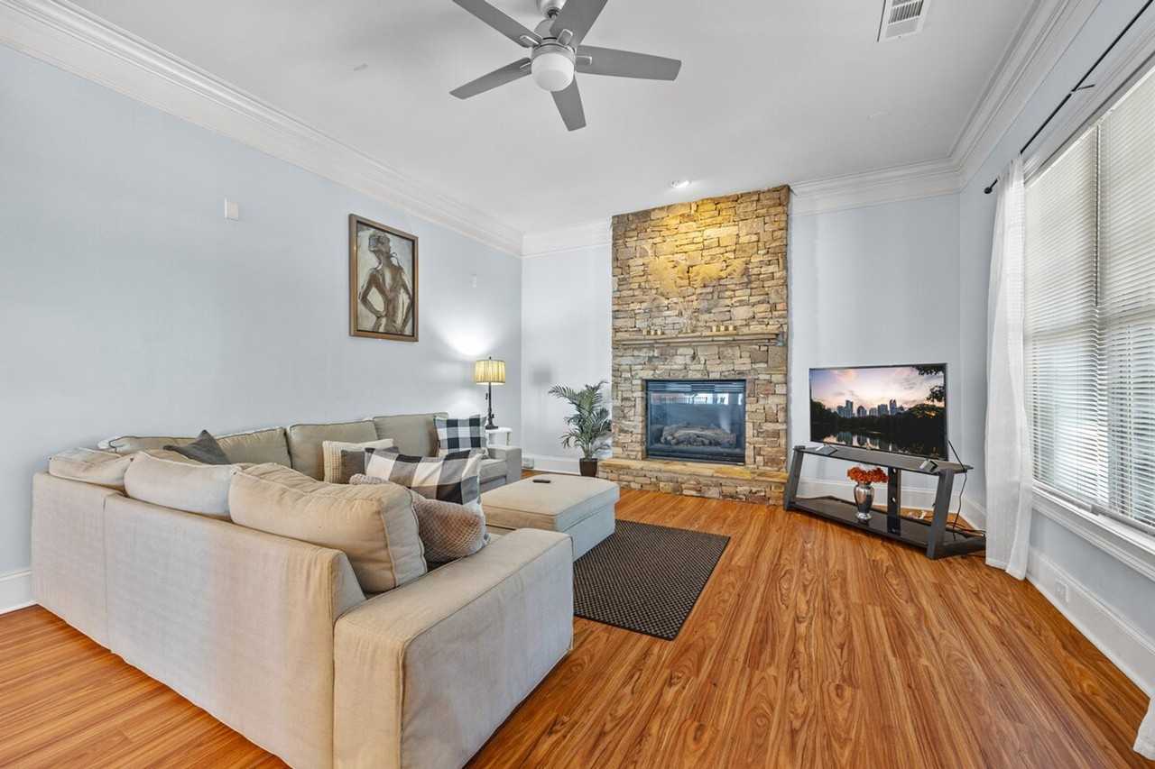 1267 Atlantic Dr Nw #1609579P - Photo 3 of 28