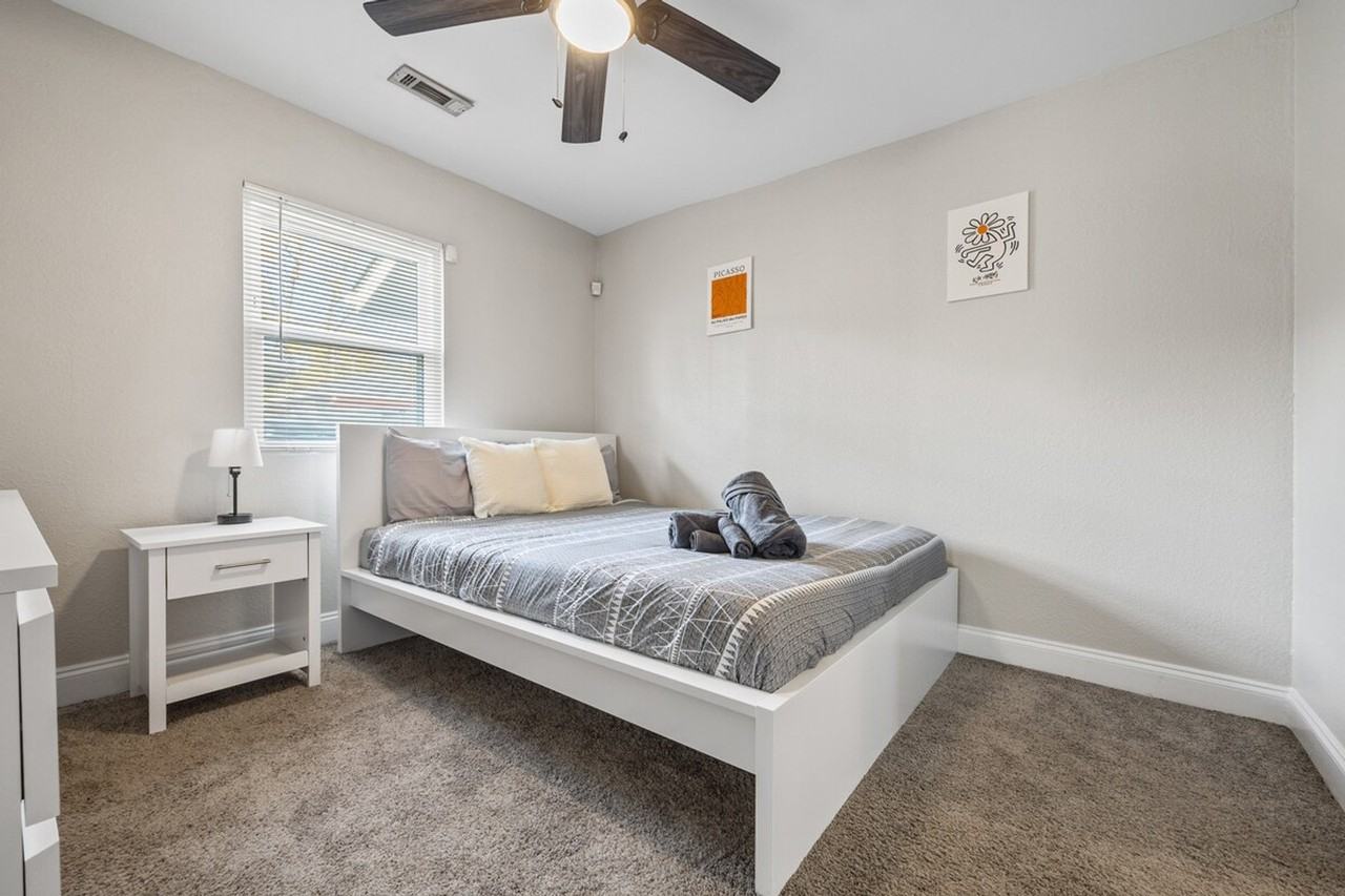 76 Haygood Ave Se #1609587P - Photo 4 of 20