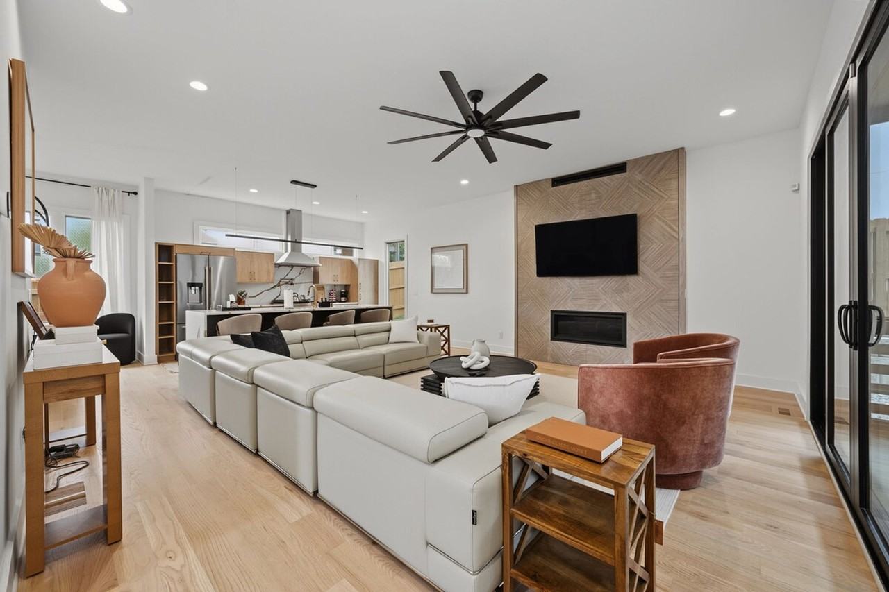 1142 Boulevard Dr Ne #1609593P - Photo 3 of 35