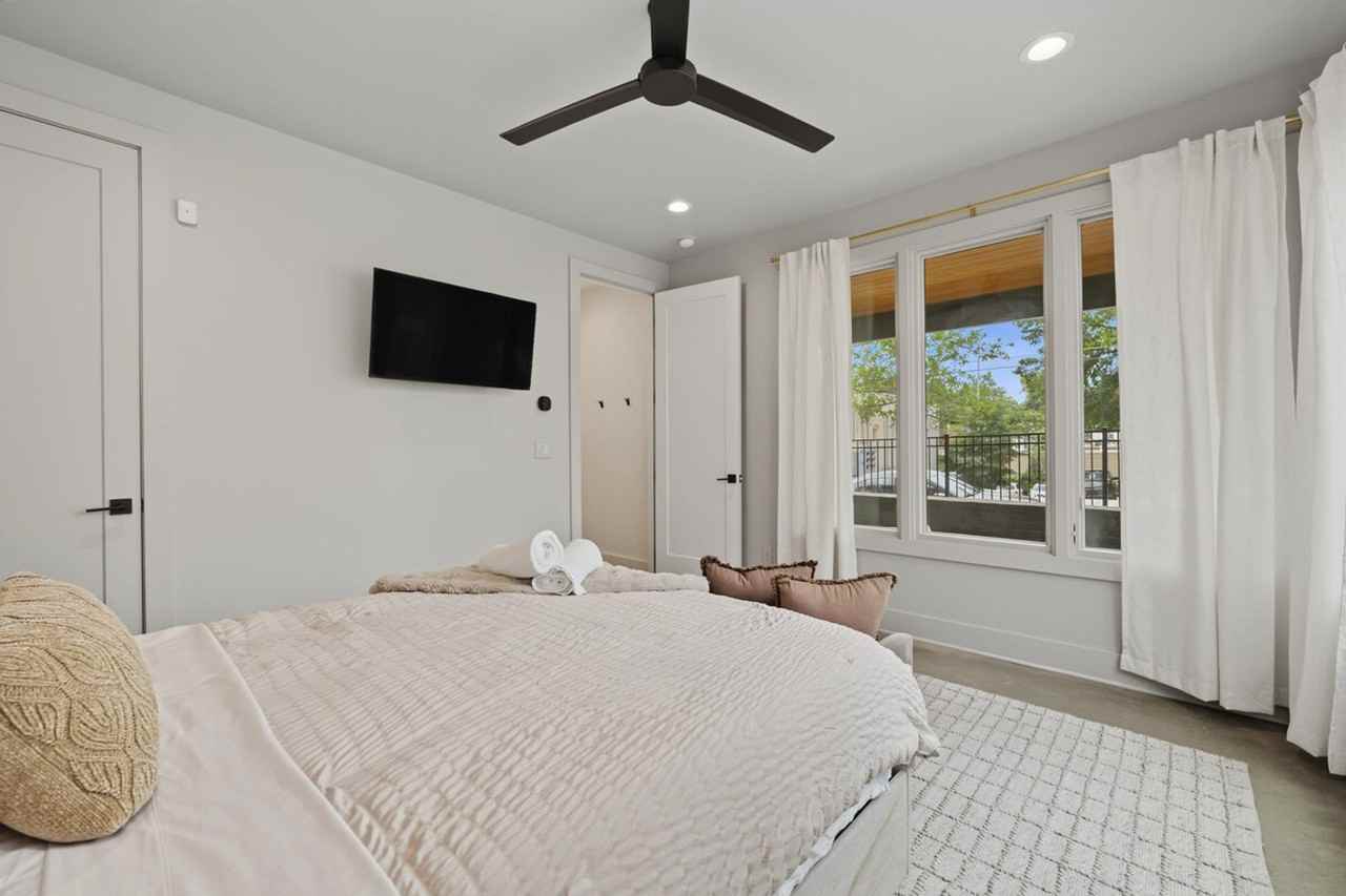 1142 Boulevard Dr Ne #1609593P - Photo 6 of 35