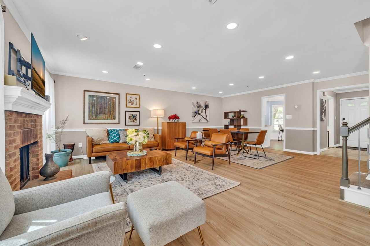 586 Saint James Walk Se #1609582P - Photo 2 of 30