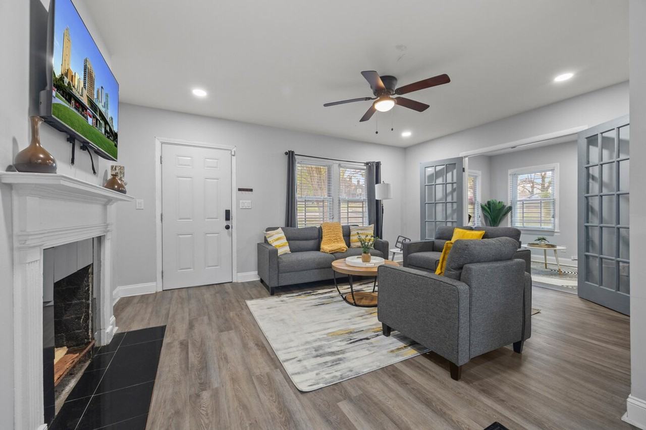 547 Erin Ave Sw #1609610P - Photo 3 of 25