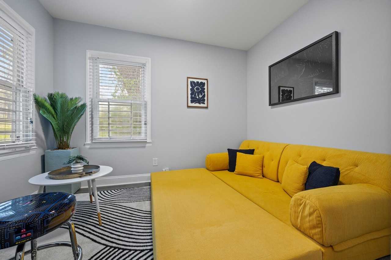 547 Erin Ave Sw #1609610P - Photo 5 of 25