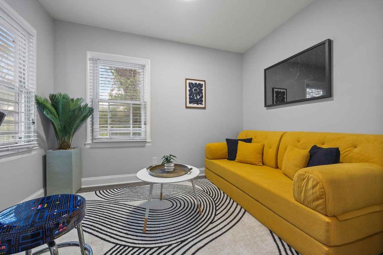 547 Erin Ave Sw #1609610P - Photo 6 of 25