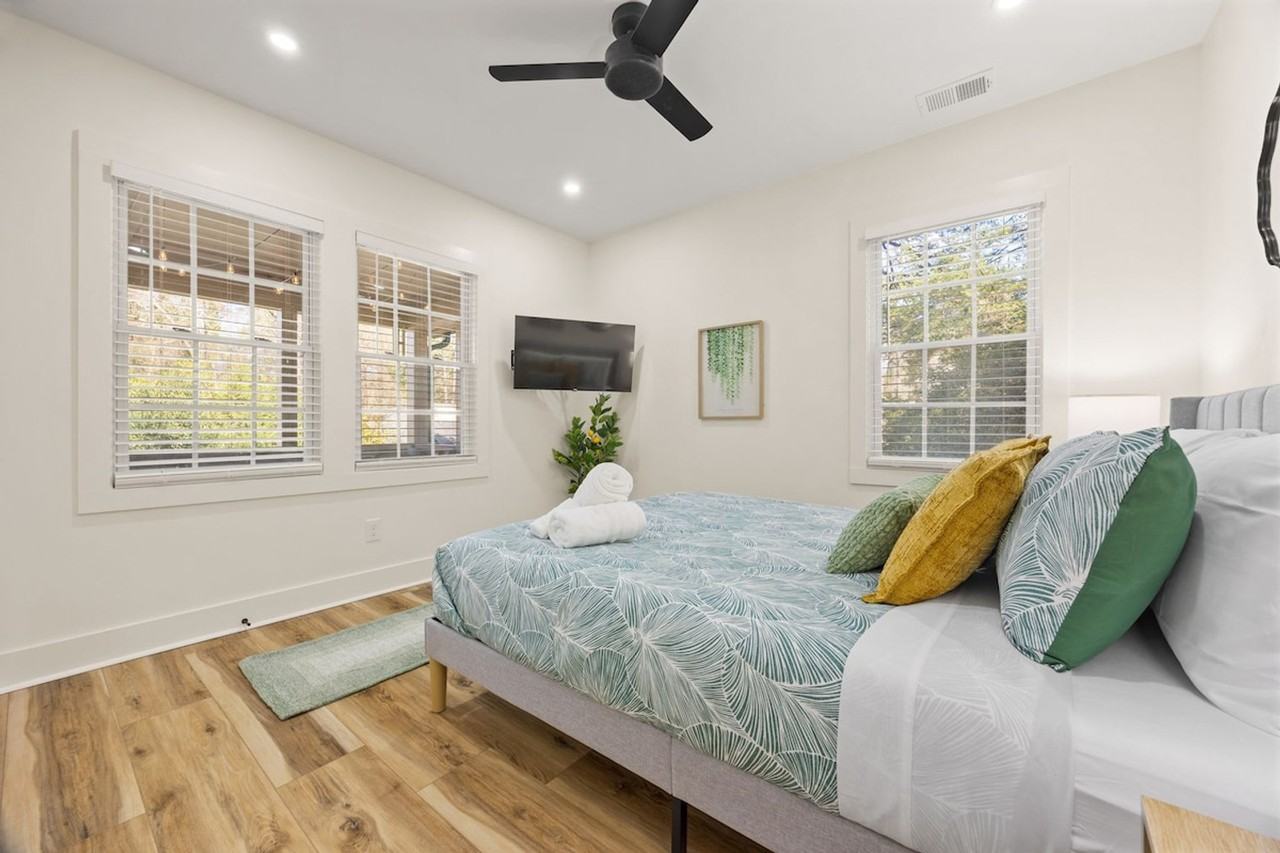 1550 Mayflower Avenue Southwest - Photo 4 of 35
