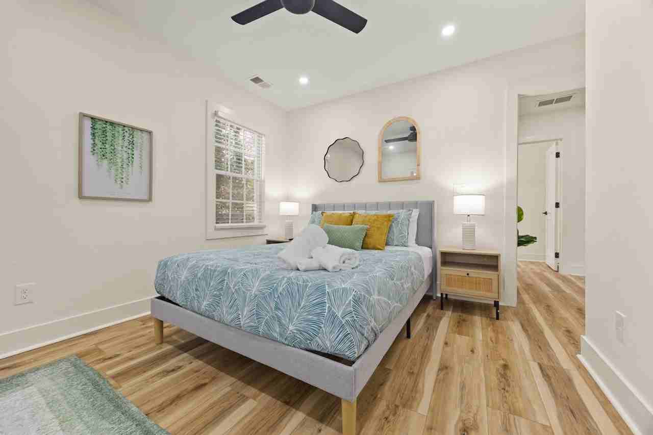 1550 Mayflower Avenue Southwest - Photo 5 of 35