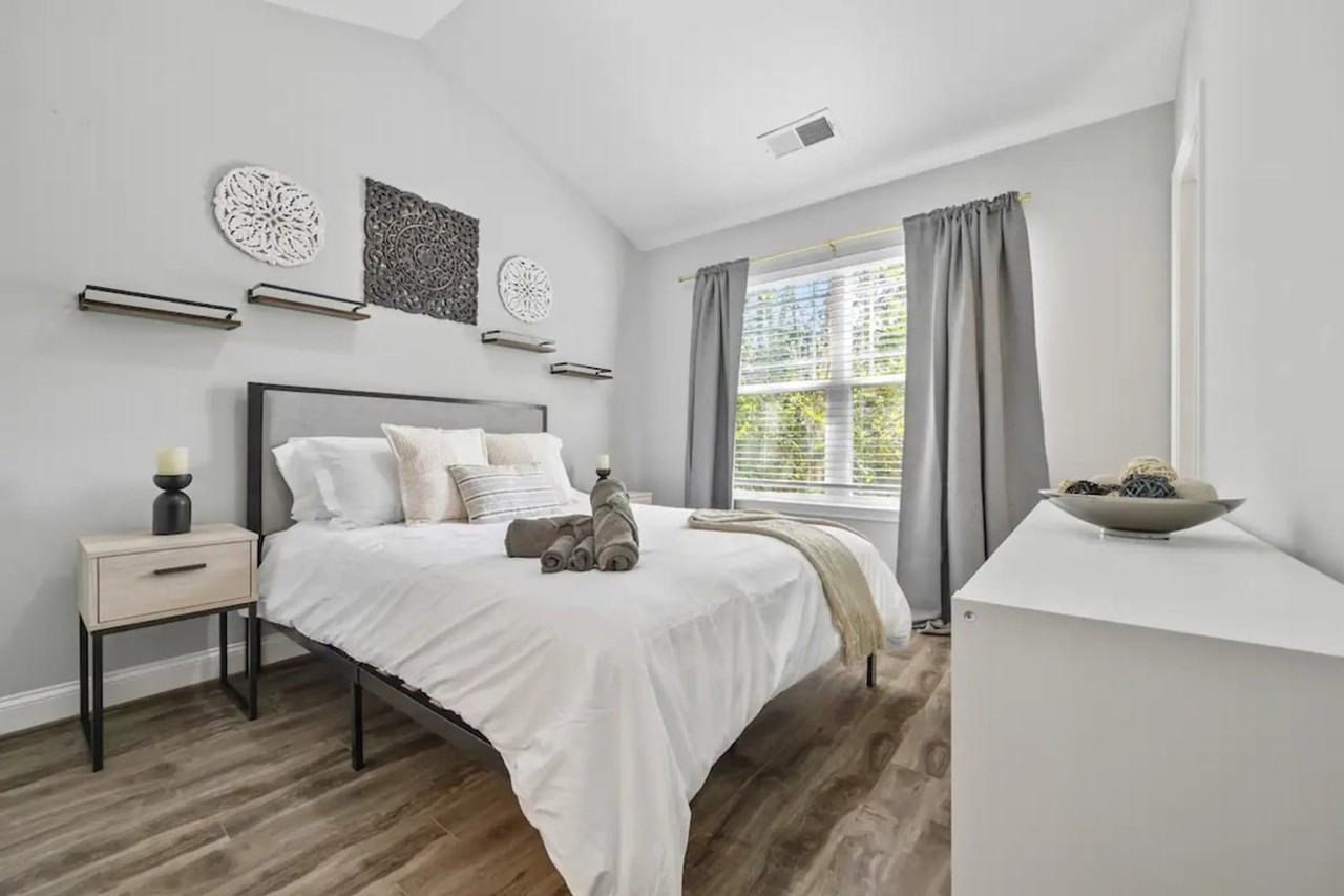 1365 Memorial Dr Se #1609617P - Photo 4 of 25