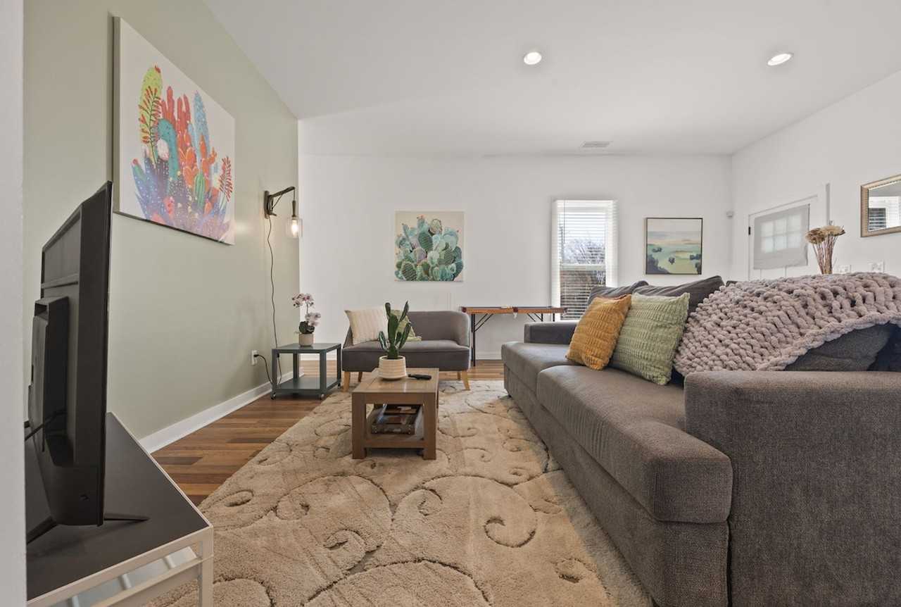 906 Allene Ave Sw #1609628P - Photo 2 of 27