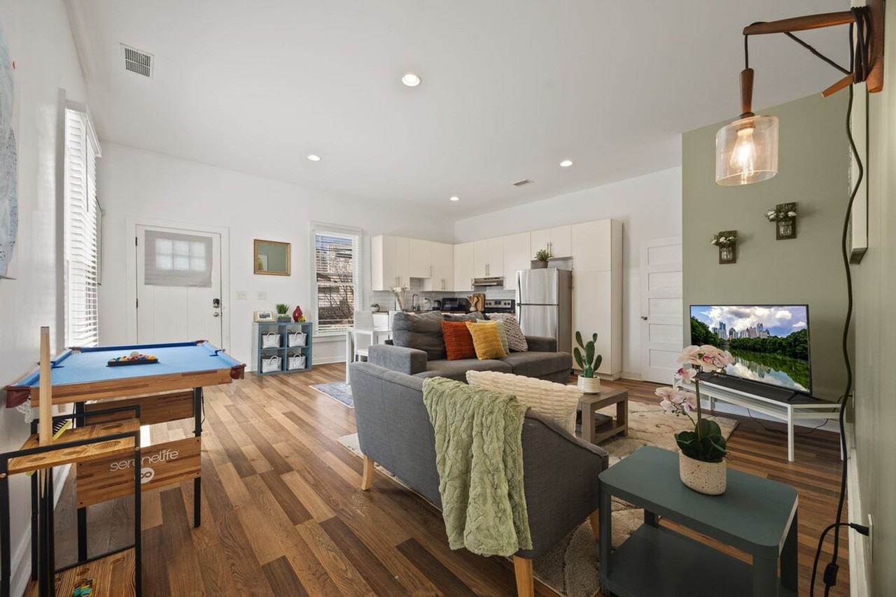 906 Allene Ave Sw #1609628P - Photo 5 of 27