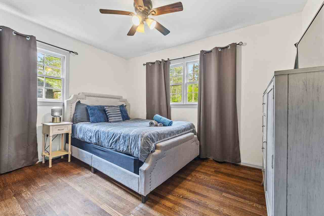 2523 Ben Hill Rd #1609632P - Photo 3 of 17