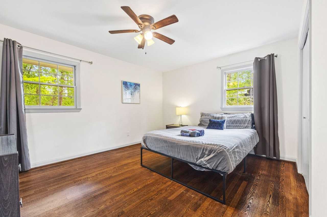 2523 Ben Hill Rd #1609632P - Photo 6 of 17