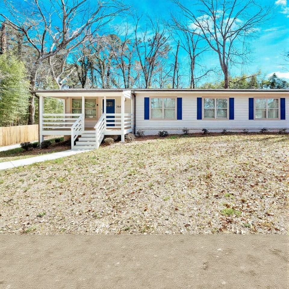 764 Mary Ln #1609607P - Photo 3 of 37