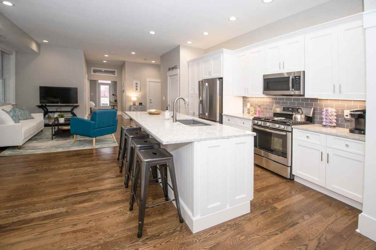 333 E 8th St #1624837P - Photo 4 of 19
