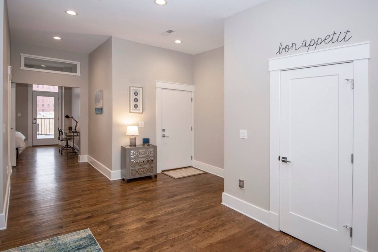 333 E 8th St #1624837P - Photo 5 of 19