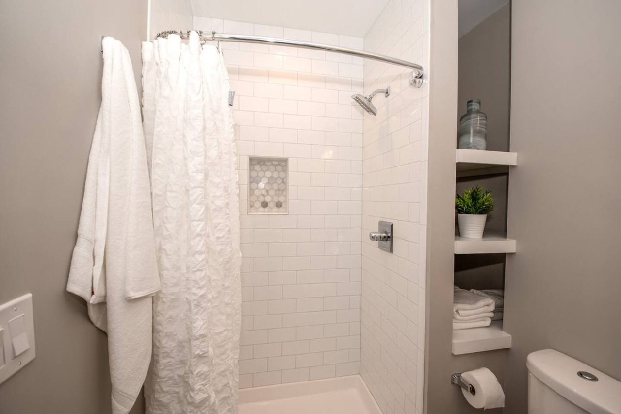 333 E 8th St #1624837P - Photo 7 of 19