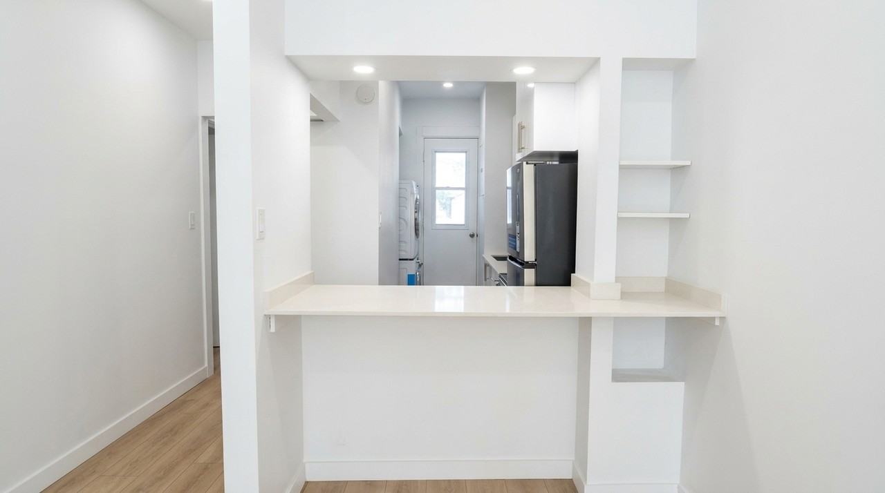 4601 Avenue du Parc - Photo 3 of 5