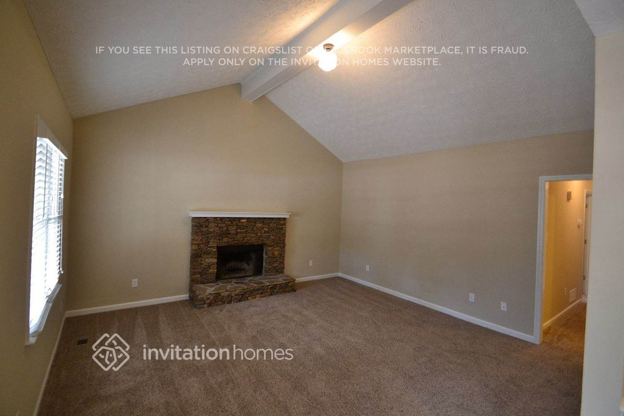 1903 Atha Woods Dr - Photo 3 of 8