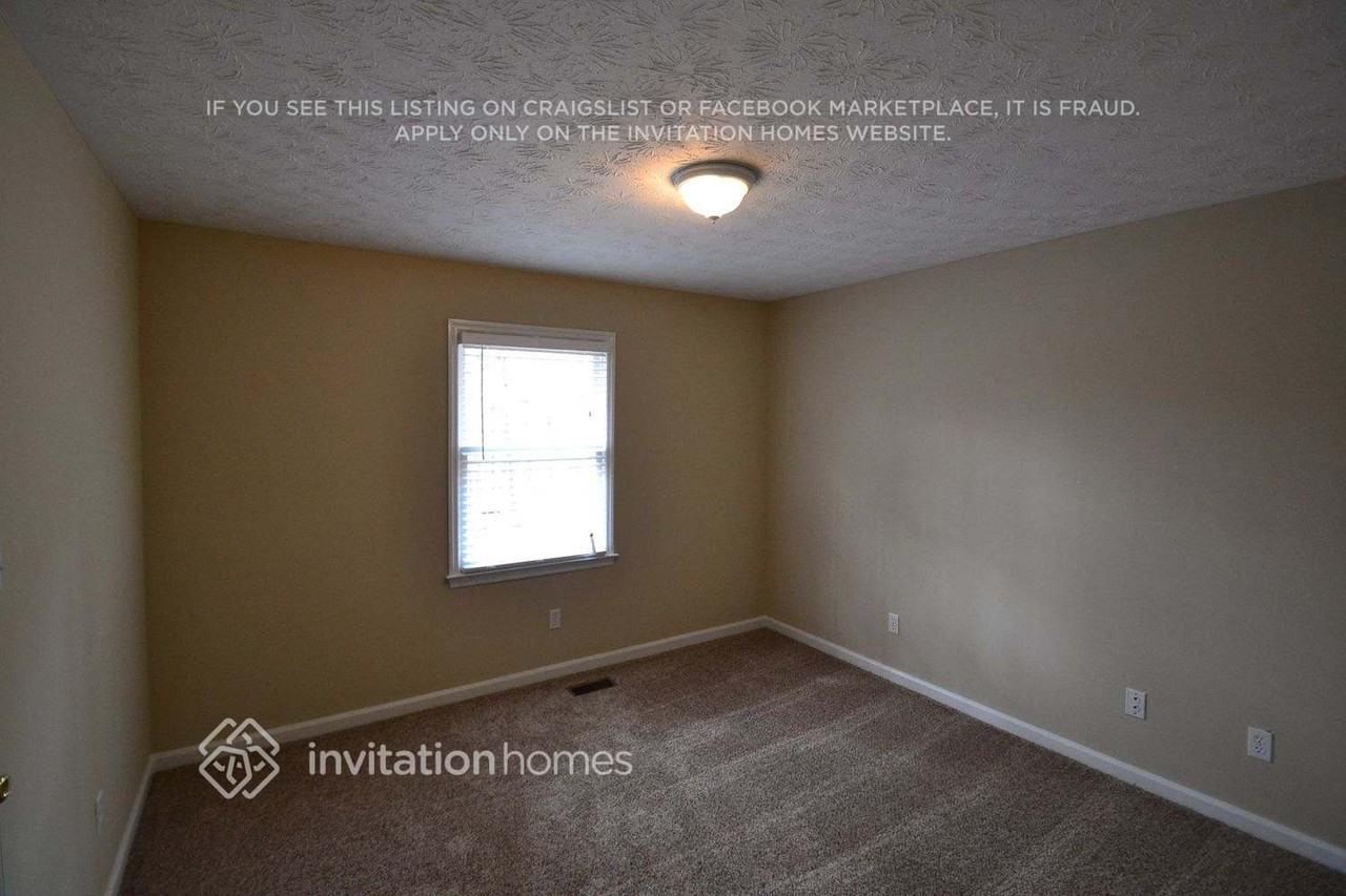 1903 Atha Woods Dr - Photo 5 of 8