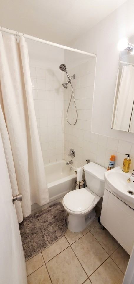 1563 Avenue du Docteur-Penfield #14 - Photo 4 of 5