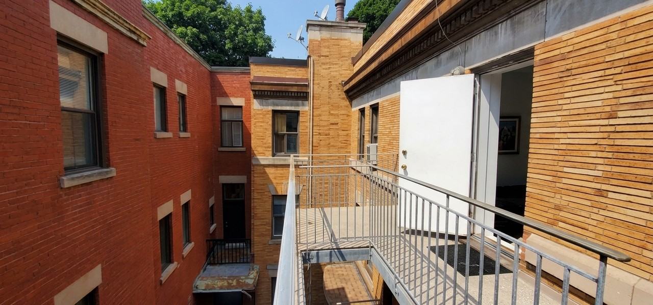 1563 Avenue du Docteur-Penfield #14 - Photo 5 of 5