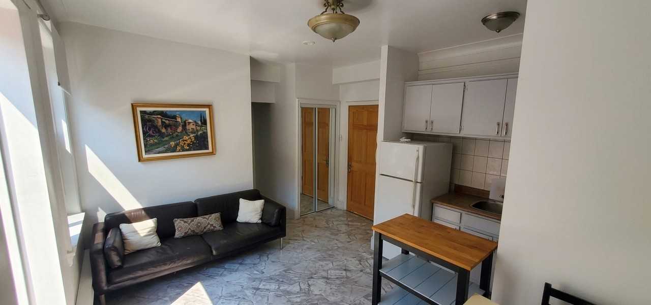 1563 Avenue du Docteur-Penfield #14 - Photo 2 of 5