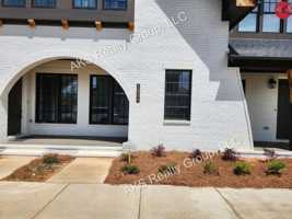 featured image of 1034 Windsor Dr