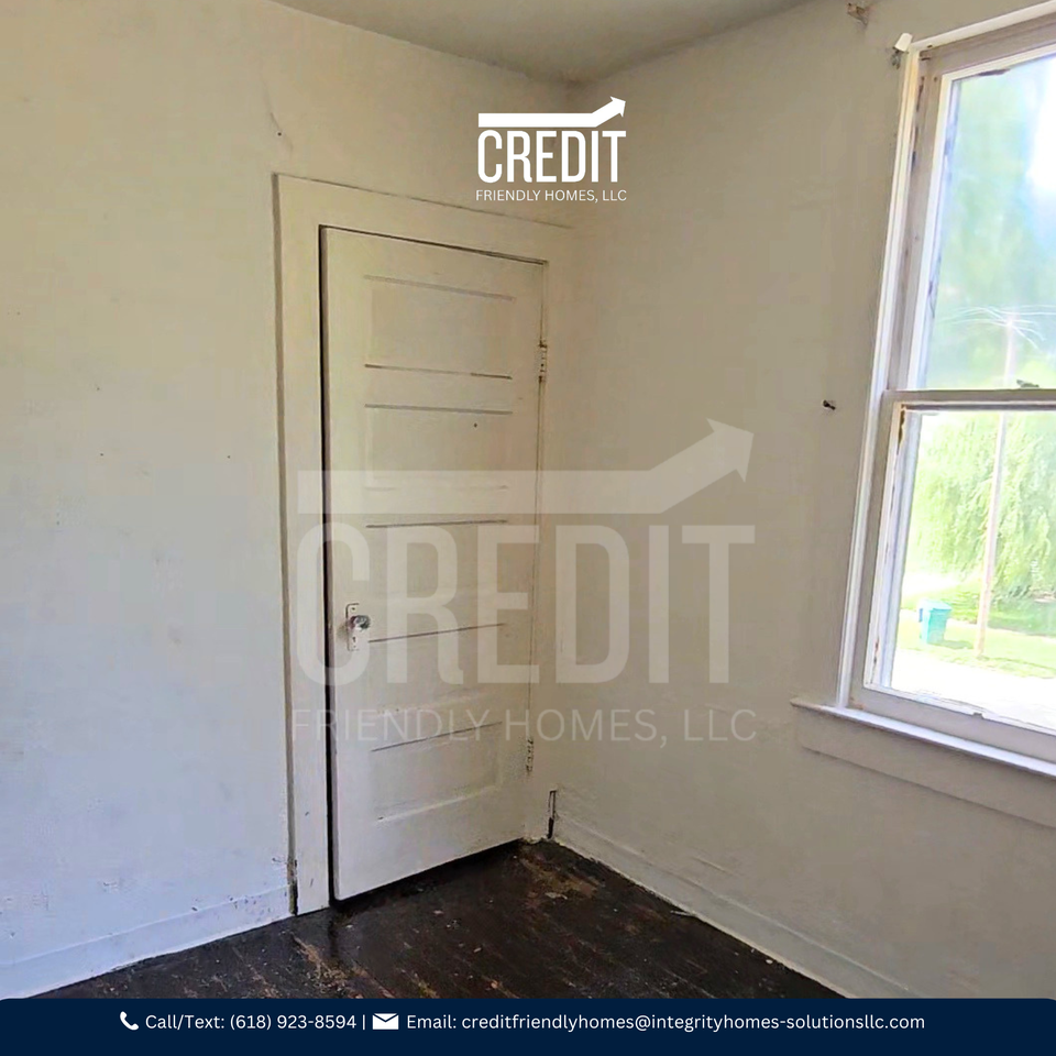 945 W Packard St - Photo 2 of 10