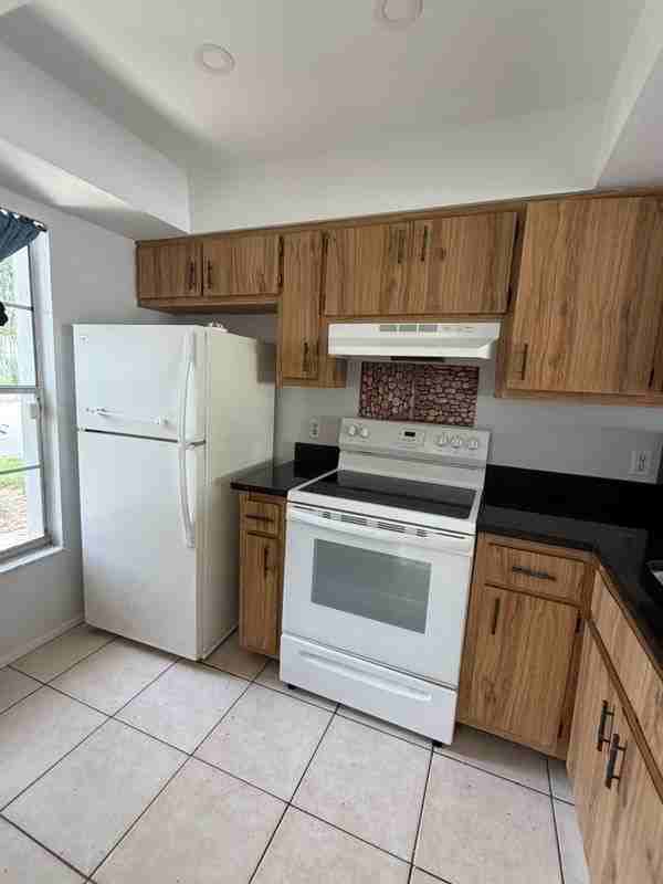 4641 Sw Santa Barbara Pl ##4 - Photo 6 of 17