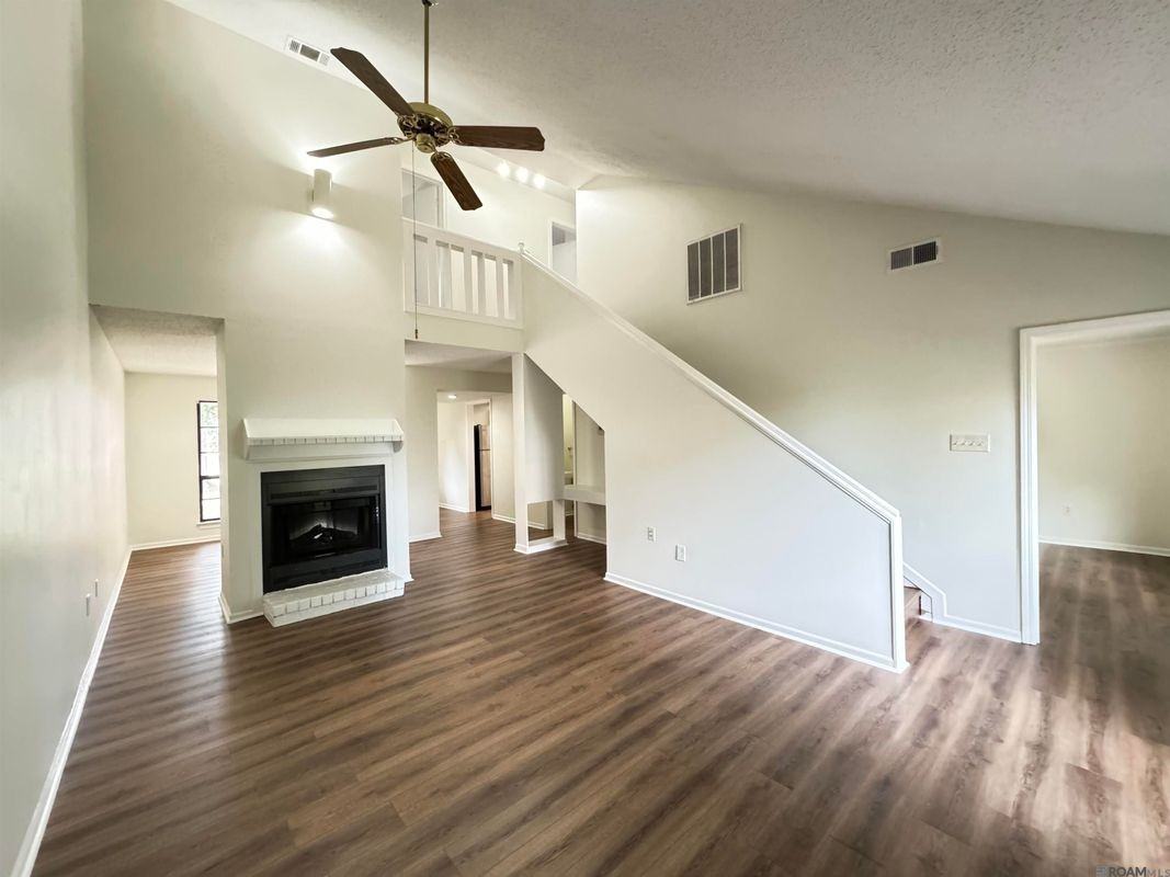 1732 Manor Oak Dr - Photo 2 of 17