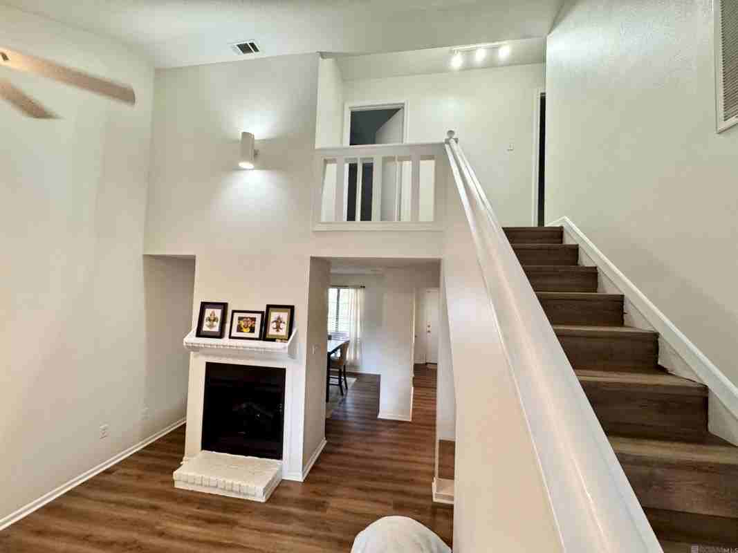 1732 Manor Oak Dr - Photo 3 of 17