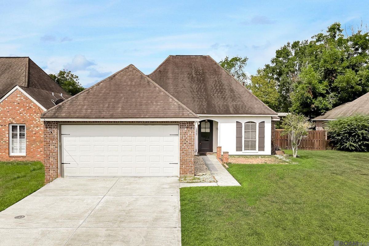 12467 Dutchtown Villa Dr - Photo 2 of 24