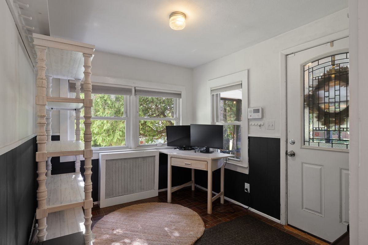 12 Ingersoll St - Photo 2 of 22