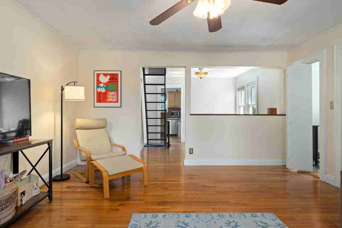 12 Ingersoll St - Photo 5 of 22