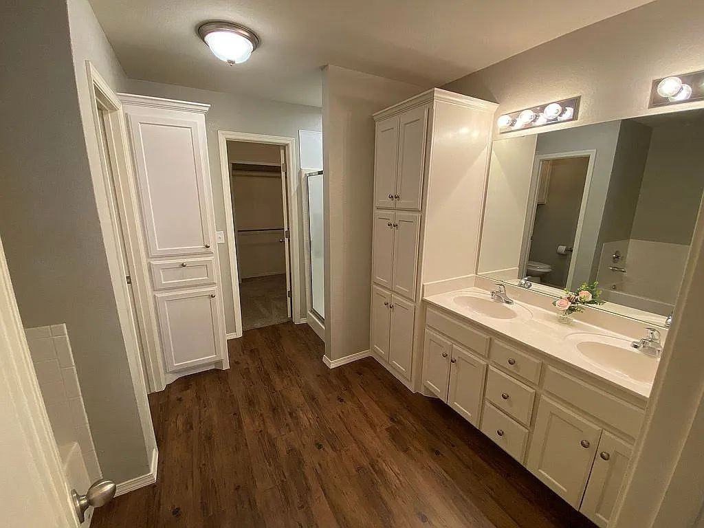 3811 S Mirror St - Photo 6 of 18