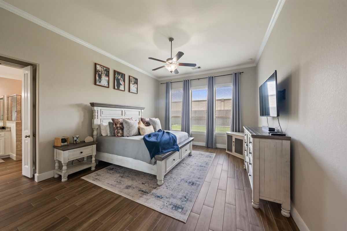 9319 Dochfour Ln - Photo 5 of 10