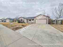 featured image of 7421 Edgebrook Dr #DR