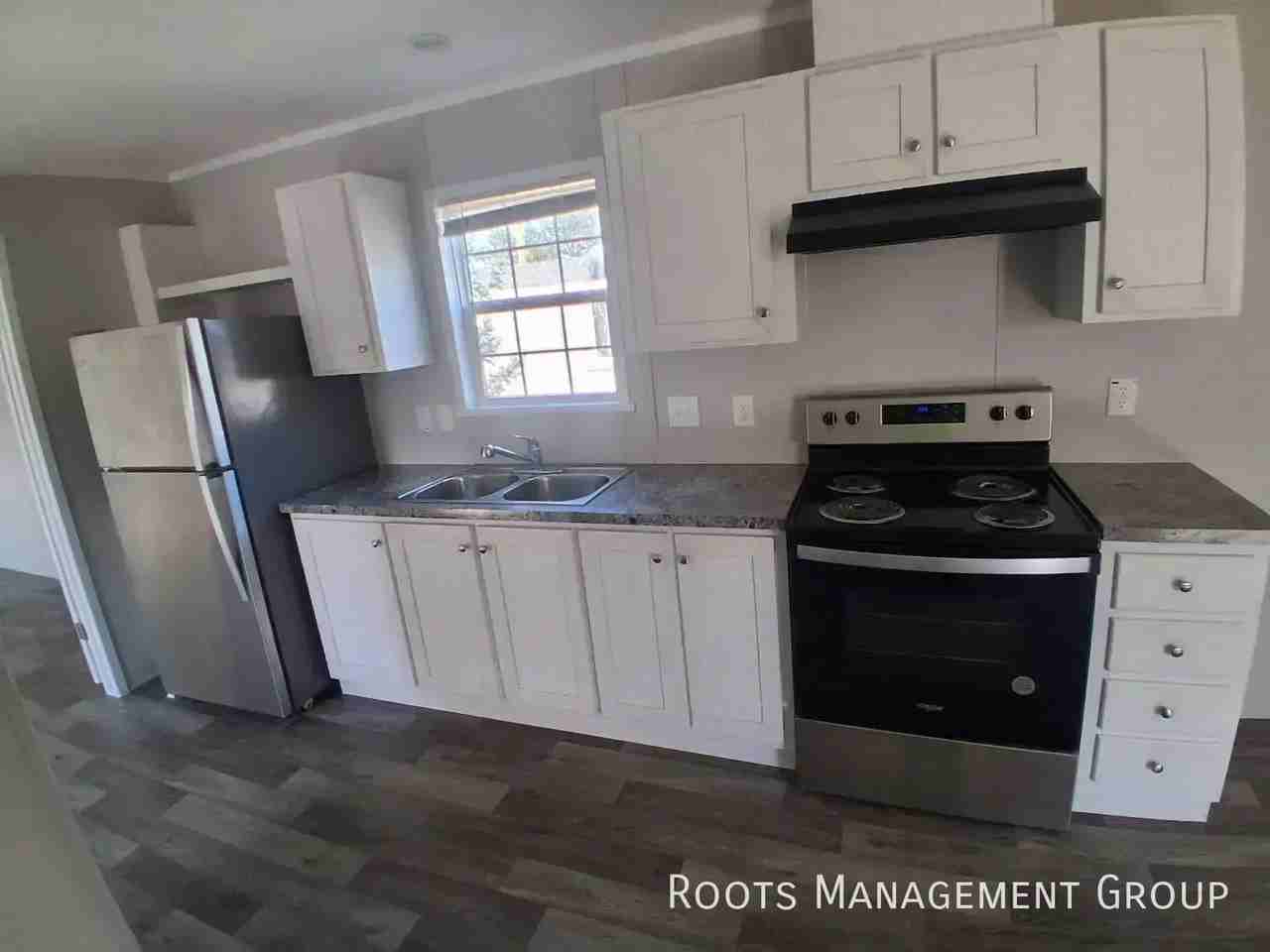 C4 Meadows Ct #C4 - Photo 3 of 21