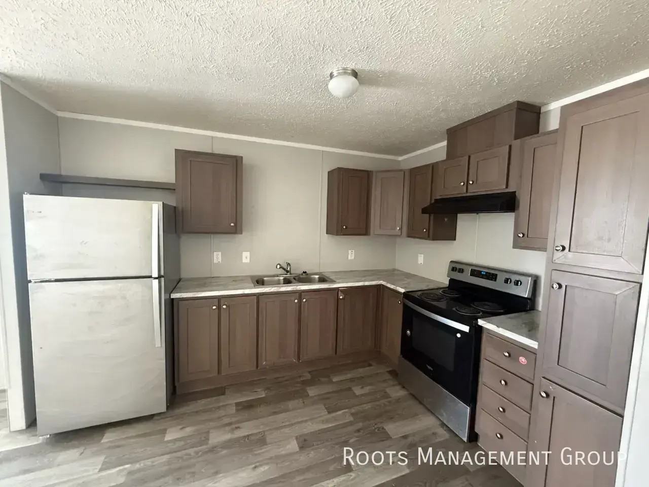 B6 Meadows Ct #B6 - Photo 2 of 12