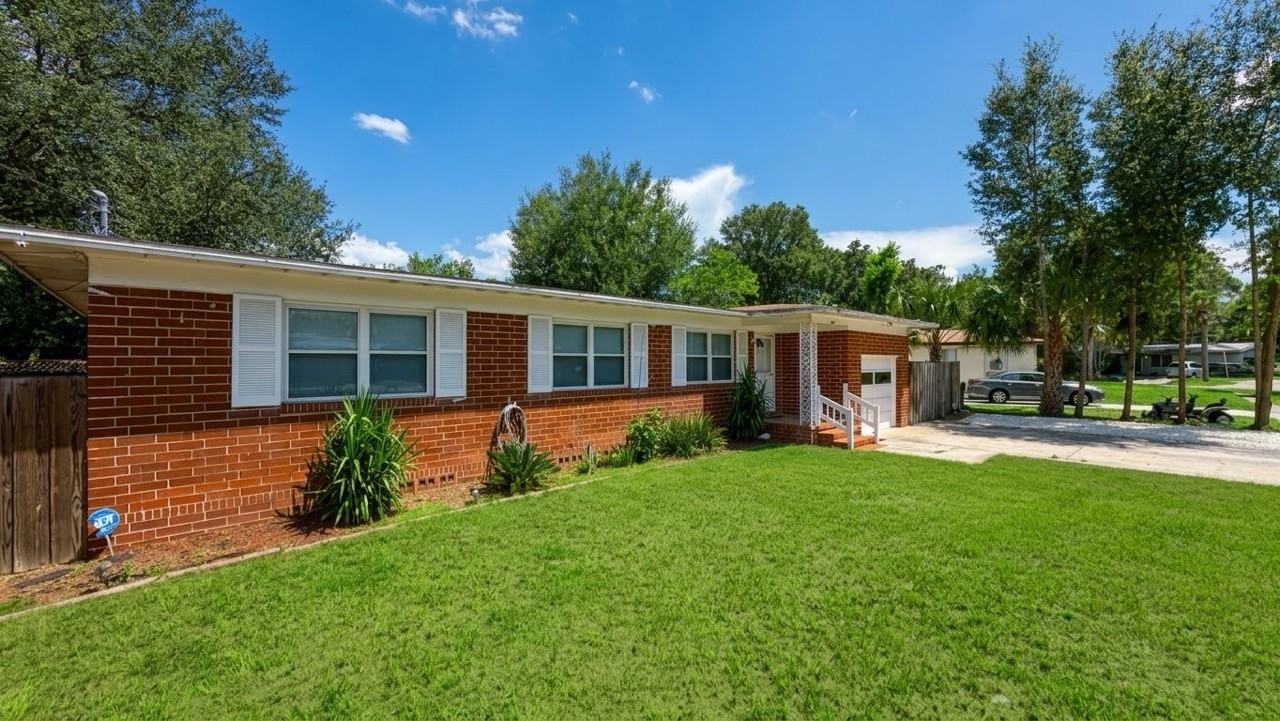 3219 Fruitwood Ln - Photo 2 of 50