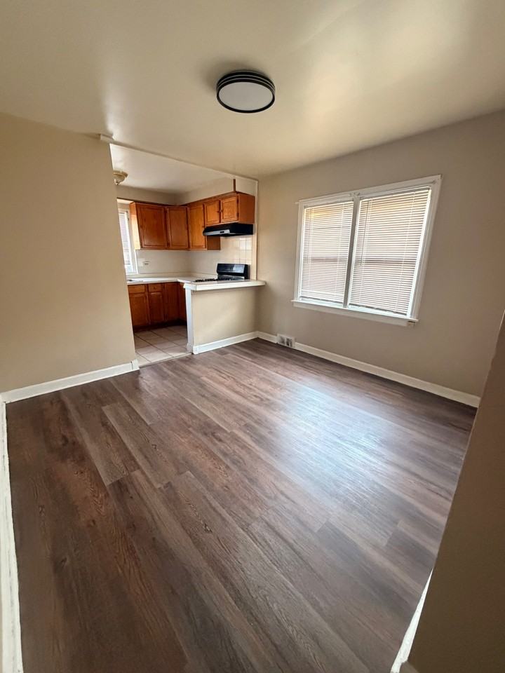 5309 W Gladys Ave #2 - Photo 5 of 7