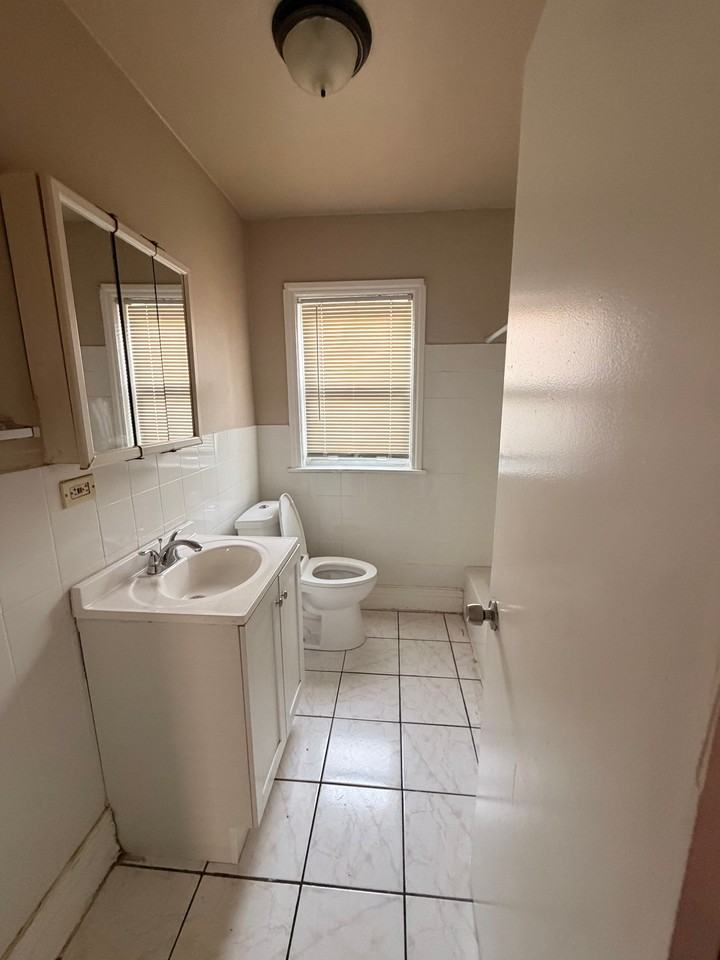 5309 W Gladys Ave #2 - Photo 7 of 7