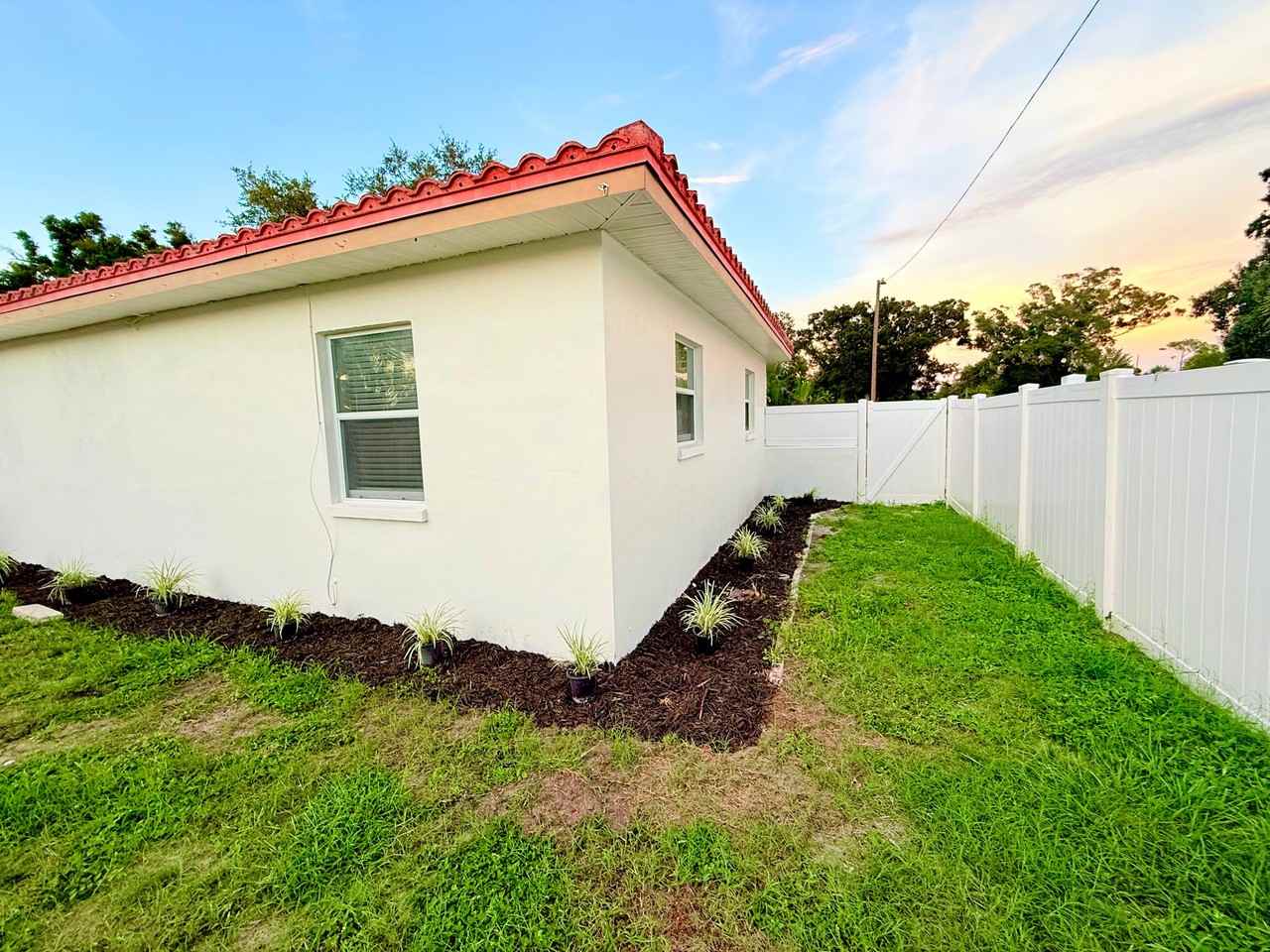 1500 77th St N - Photo 2 of 31